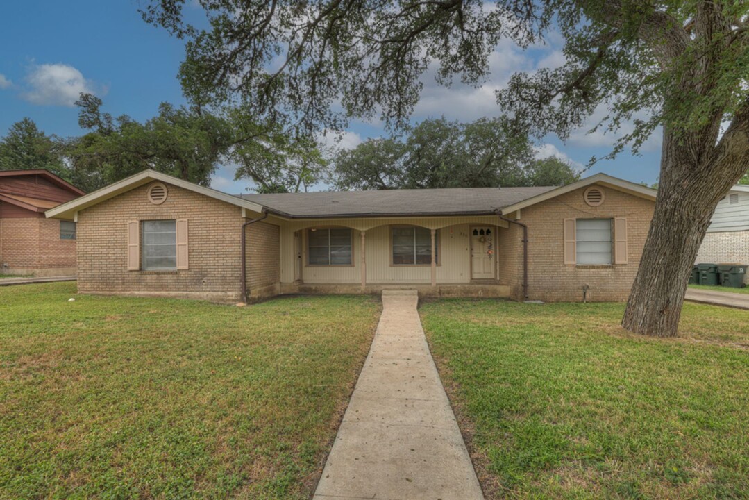 334-336-336 Craddock Ave in San Marcos, TX - Foto de edificio