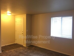 2621 NW Cedar Ave in Redmond, OR - Building Photo - Building Photo