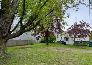 1817 Lewis St in Marinette, WI - Building Photo - Building Photo