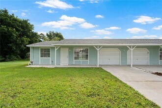 2222 Virginia Ave in Ft. Myers, FL - Building Photo - Building Photo