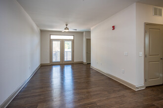 811 East Downtown in Knoxville, TN - Foto de edificio - Interior Photo