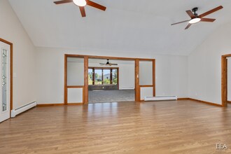 21815 8 Mile Rd in Stanwood, MI - Foto de edificio - Building Photo