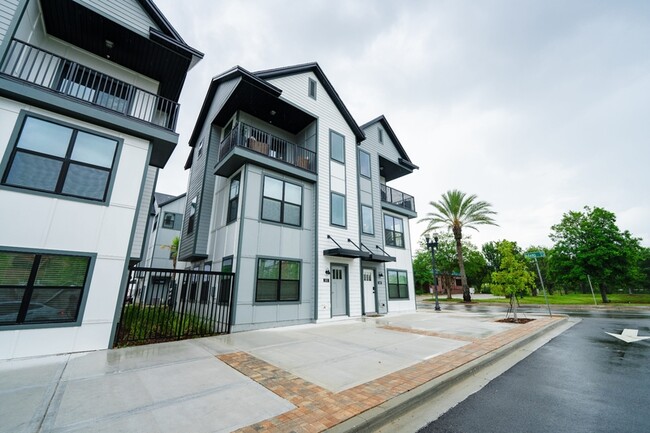 property at 181 Barstow Pl