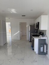 729 SW 3rd St in Miami, FL - Building Photo - Building Photo