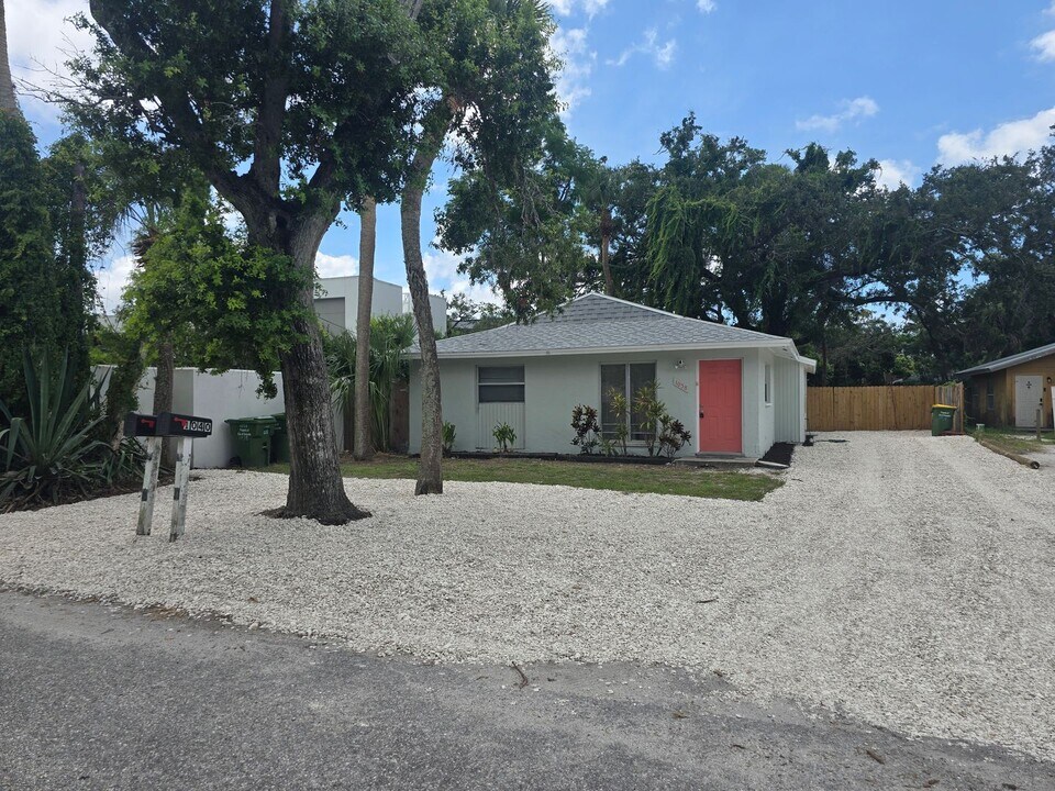 1040 25th St in Sarasota, FL - Building Photo