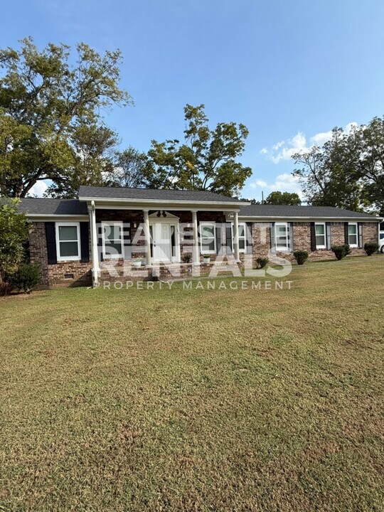 1001 4th St NW in Attalla, AL - Building Photo
