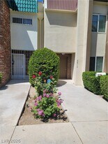 3412 Townhouse Dr in Las Vegas, NV - Building Photo