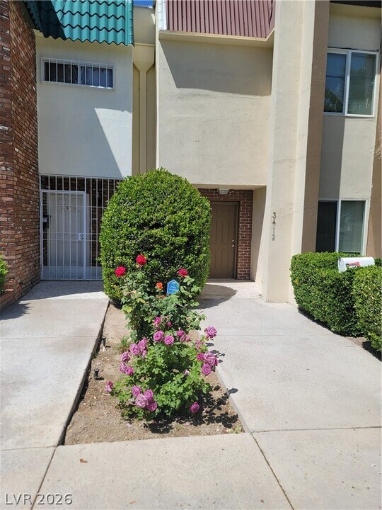 3412 Townhouse Dr in Las Vegas, NV - Building Photo