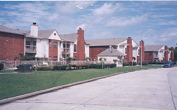 Inwood Place Apartments in Houston, TX - Building Photo