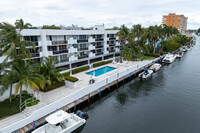 The Palms Condominiums in North Miami, FL - Foto de edificio - Building Photo