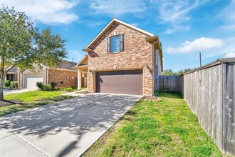 5407 Baronet Dr in Katy, TX - Foto de edificio - Building Photo