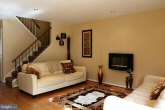 5422 Crows Nest Ct in Fairfax, VA - Building Photo - Building Photo