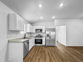 9613 Stallion Dr in Oklahoma City, OK - Building Photo - Building Photo