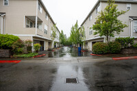 Highland Parc Townhomes in Sammamish, WA - Foto de edificio - Building Photo