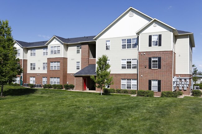 The Grand at Riverside in Evans, CO - Foto de edificio - Building Photo