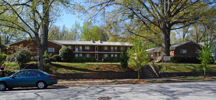 Elizabeth Apartments in Raleigh, NC - Building Photo - Building Photo