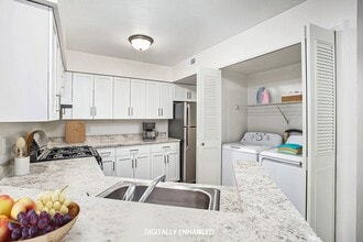 West Hampton Park Apartment Homes in Elkhorn, NE - Building Photo - Building Photo