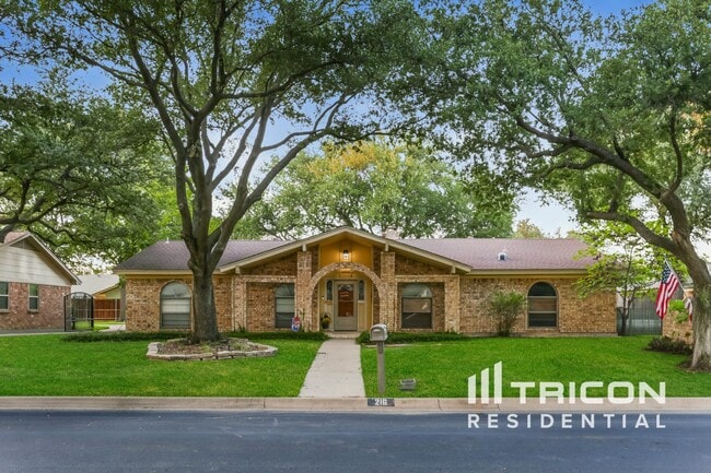 216 Baker Dr