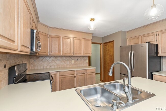 property at 3293 Greenleafe Dr