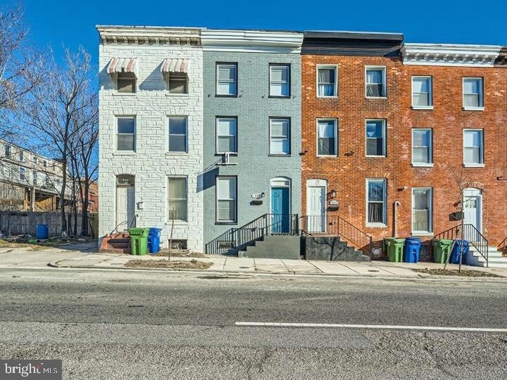 1324 W Pratt St in Baltimore, MD - Building Photo