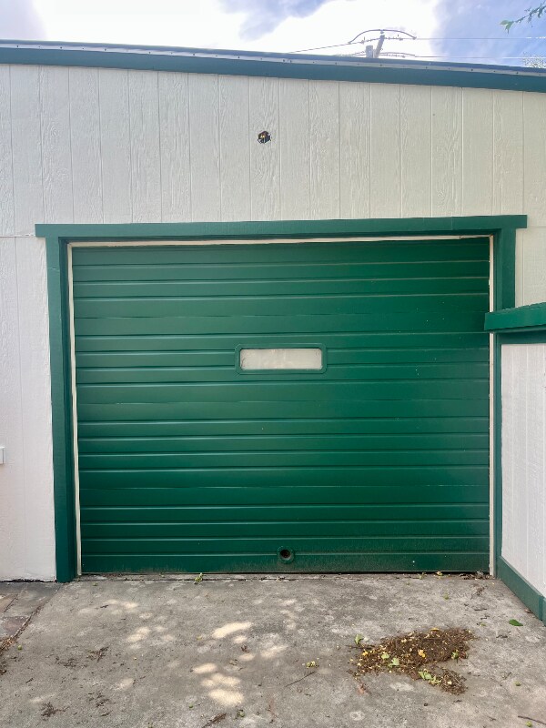 property at 519 W Park St