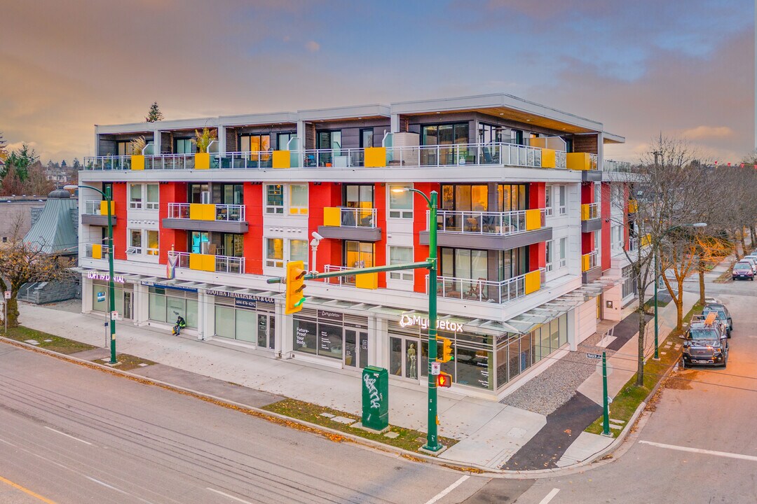 Bold on Fraser in Vancouver, BC - Building Photo