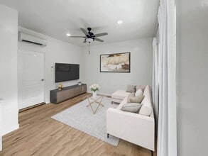 972 Culton St in Winters, CA - Building Photo - Building Photo