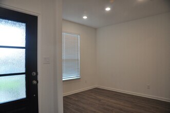 32327 Melbrooke Dr in Brookshire, TX - Building Photo - Building Photo
