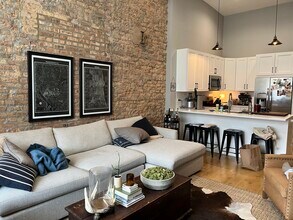 1470 W Webster Ave in Chicago, IL - Foto de edificio - Building Photo