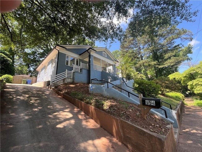 property at 954 Byron Dr SW