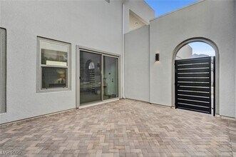 472 Windstone Crst Ave in Las Vegas, NV - Building Photo - Building Photo