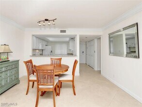 1600 Misty Pines Cir in Naples, FL - Building Photo - Building Photo