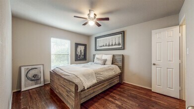 1321 Paige St in Houston, TX - Building Photo - Building Photo