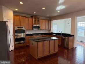 45903 Peach Oak Terrace in Sterling, VA - Building Photo - Building Photo