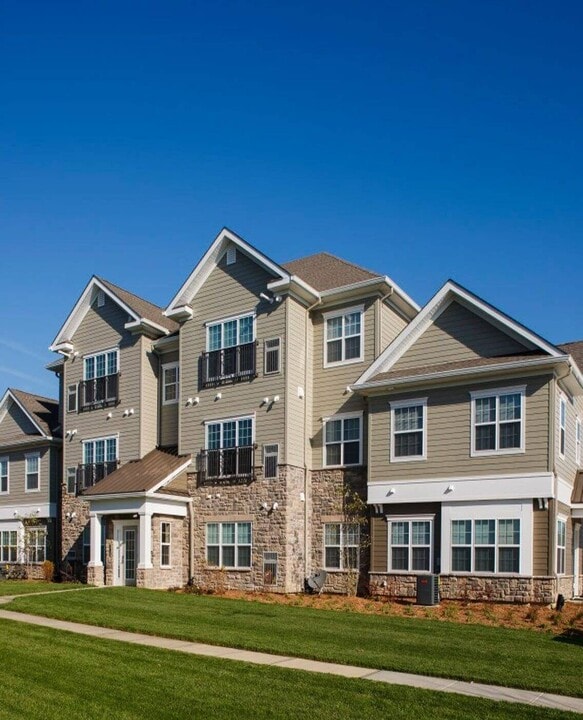 Stafford Preserve in Manahawkin, NJ - Foto de edificio