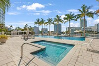 20 Island Ave in Miami Beach, FL - Building Photo - Building Photo