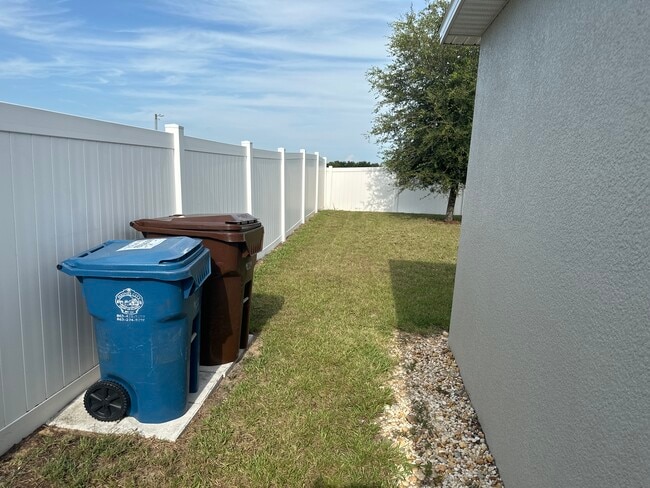 138 Tracy Cir in Haines City, FL - Foto de edificio - Building Photo