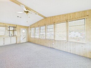 1719 Hilton Head Blvd in Lady Lake, FL - Building Photo - Building Photo