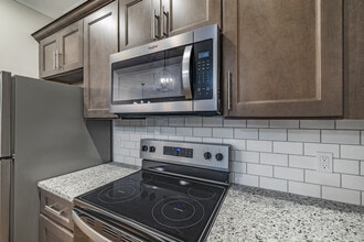 420 Wren Crest Ln in Florence, SC - Building Photo - Interior Photo