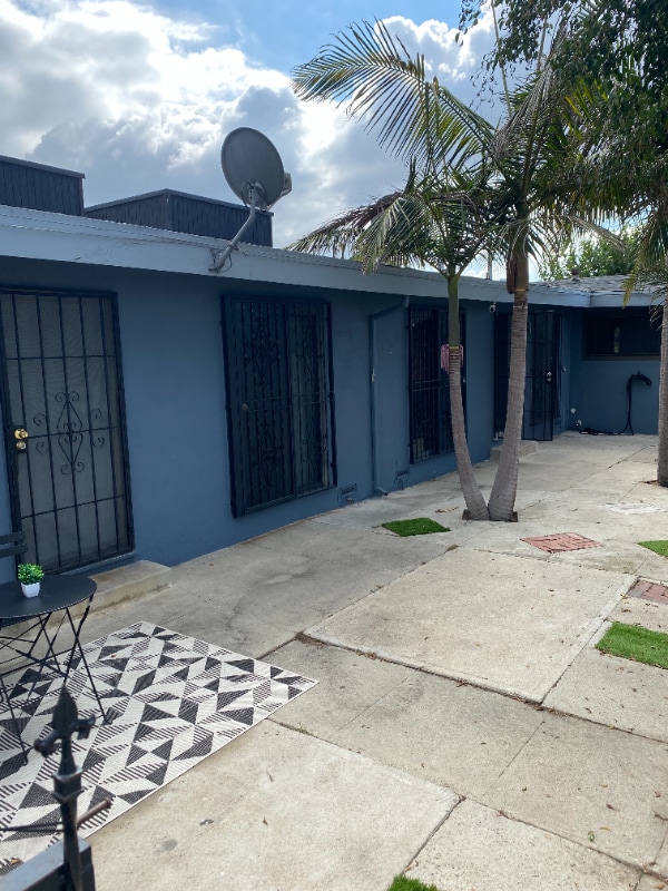 2916 W Century Blvd in Inglewood, CA - Building Photo - Building Photo