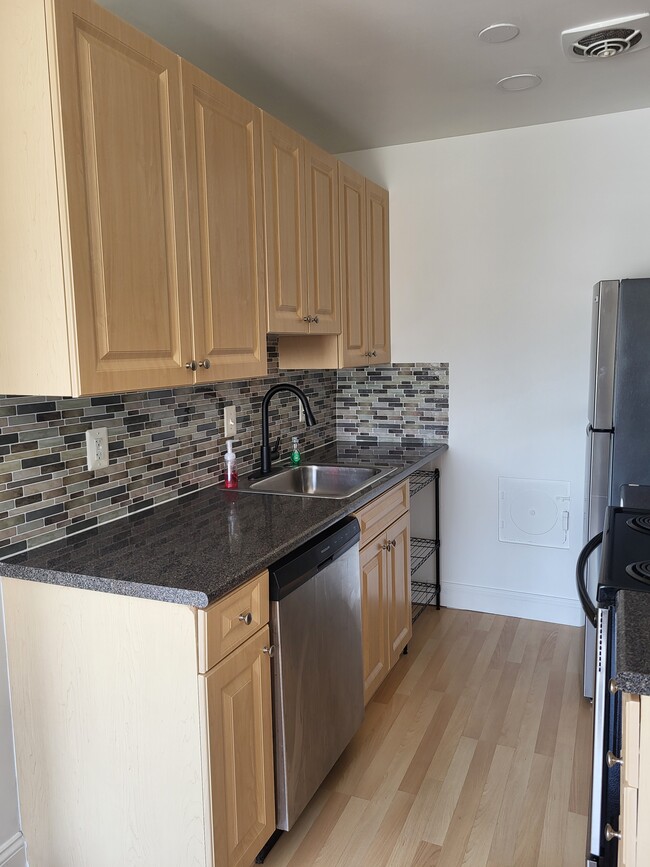 1005 Chillum Rd, Unit 419 in Hyattsville, MD - Foto de edificio - Building Photo
