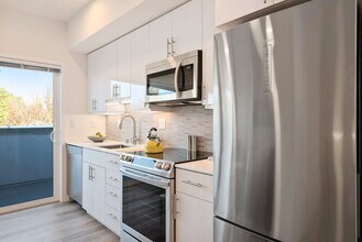 PRTL Portal Apartments in Seattle, WA - Building Photo - Building Photo