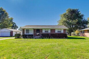 705 Orchard Ln in Greenwood, IN - Building Photo