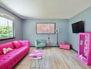 2006 Waters Dr in Raleigh, NC - Building Photo - Building Photo