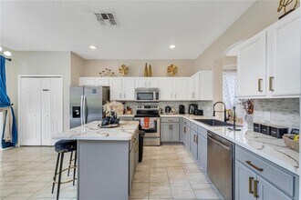 2736 Lido Key Dr in Kissimmee, FL - Building Photo - Building Photo