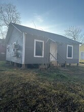 320 W College St in Nacogdoches, TX - Building Photo - Building Photo