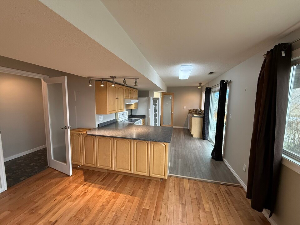 5826 Bartlett Rd in Vernon, BC - Building Photo