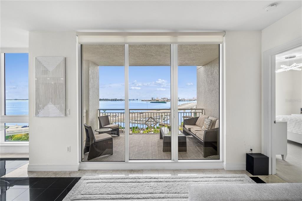 331 Cleveland St in Clearwater, FL - Building Photo