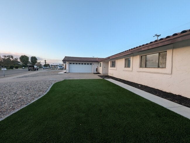 3334 Fair Oaks Dr in Santa Maria, CA - Building Photo - Building Photo