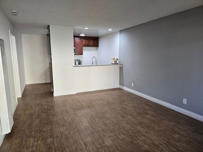 property at 1541 E Quincy Ave